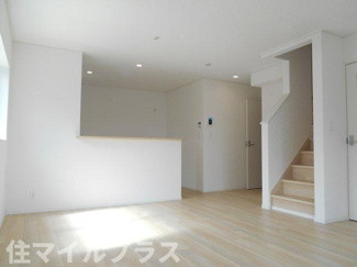 【居間・リビング】 | 白河市東釜子新築一戸建て3棟 | ゆったりとした居間です