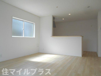 【居間・リビング】 | 白河市東釜子新築一戸建て3棟 | こちらのリビングで趣味の時間をお楽しみください