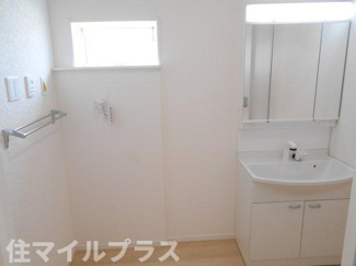 【独立洗面台】 | 白河市東釜子新築一戸建て3棟 | 朝の支度にも助かる、独立の洗髪洗面化粧台