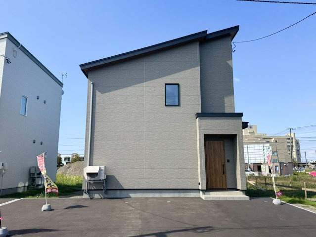 ＼ 釧路市花園町 ／太陽光・蓄電池・家具付の高性能モデル誕生！