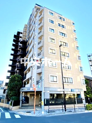 ライオンズマンション町屋の外観|外観。ペットの飼育可能マンション。駐輪場やバイク置場は費用負担なしでご利用可能です。