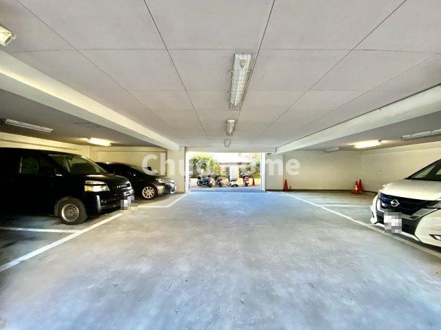 ライオンズマンション町屋の駐車場|【敷地内駐車場】最新の空き状況や費用などの詳細は担当スタッフまでお問い合わせください。