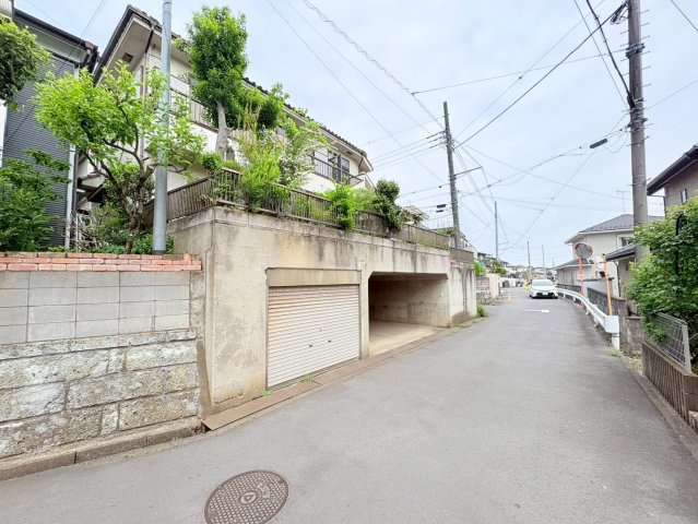 日高市高萩東　建築条件なし売地　JR川越線『武蔵高萩駅』徒歩17分　【高萩北小学区】の前面道路含む現地写真