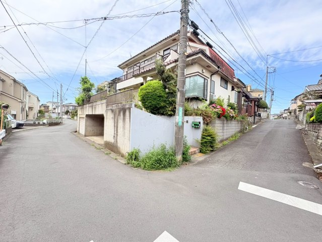 日高市高萩東　建築条件なし売地　JR川越線『武蔵高萩駅』徒歩17分　【高萩北小学区】の前面道路含む現地写真