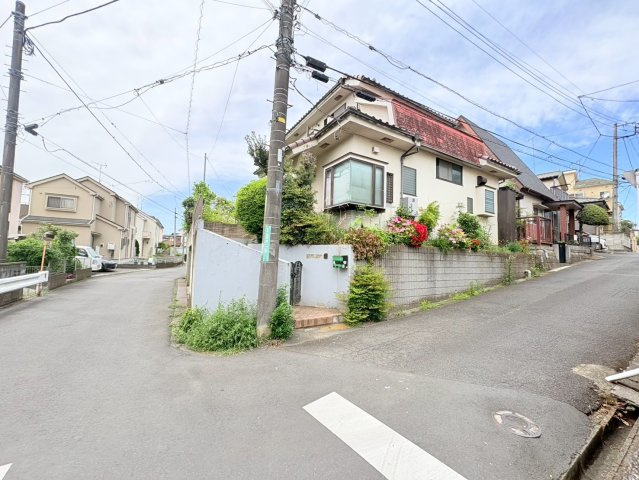 日高市高萩東　建築条件なし売地　JR川越線『武蔵高萩駅』徒歩17分　【高萩北小学区】の前面道路含む現地写真