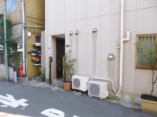 シャトレー千野のエントランス|建物入り口です☆