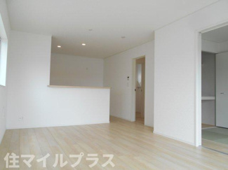 【居間・リビング】 | 白河市東釜子新築一戸建て3棟 | ゆったり過ごせるリビングです