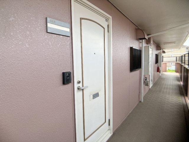 イーストヒルズの玄関