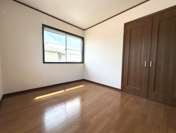 大網白里市みずほ台3　中古戸建の洋室|内外装リフォーム済み令和8年3月 駐車1台可 スーパー主婦の店徒歩約5分都市ガス上下水