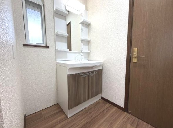 大網白里市みずほ台3　中古戸建の独立洗面台|内外装リフォーム済み令和8年3月 駐車1台可 スーパー主婦の店徒歩約5分都市ガス上下水