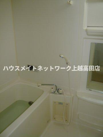 ディアコート新町の浴室|追焚機能付（参考同型304号室室内写真）