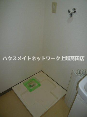 ディアコート新町のその他|洗濯機置場（参考同型304号室室内写真）