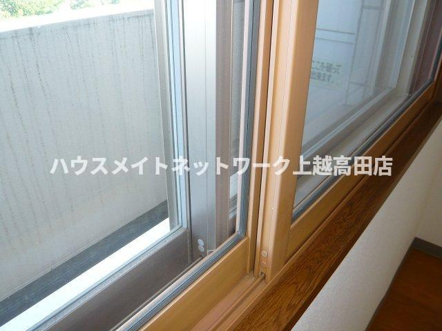 ディアコート新町のその他|二重サッシ（参考同型304号室室内写真）