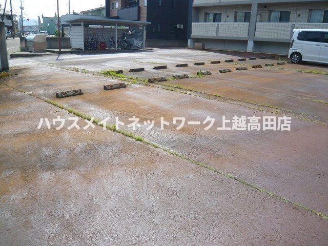 ディアコート新町の駐車場|消雪付駐車場