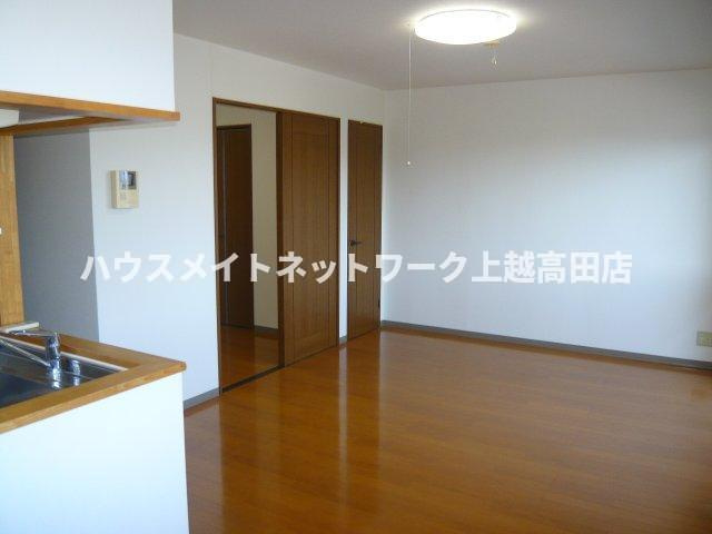 ディアコート新町の居間・リビング|ＬＤＫ（参考同型304号室室内写真）