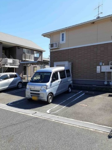 サン・ボヌ－ルの駐車場