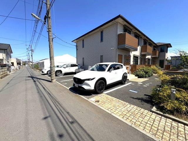 ハーブスカモミールの駐車場