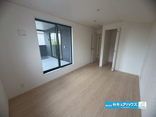 【今からご案内可能】東海市加木屋町　全7棟の洋室|【洋室】　　　　　　　　　　　　　　　
◆お子様のお部屋や主寝室、来客時の宿泊室、趣味のお部屋としてもご利用いただけます♪
◆全居室収納付きの洋室です。各居室にお洋服や、荷物を収納することができます。