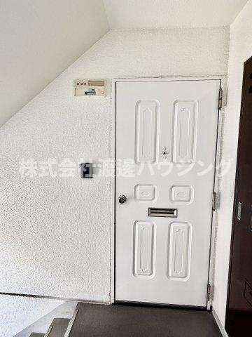 ネクスプロス壱番館の玄関