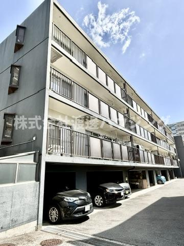ネクスプロス壱番館の駐車場