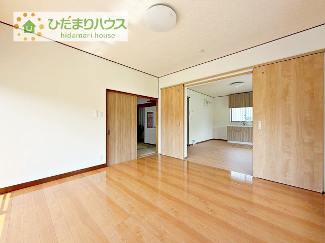 【居間・リビング】 | 桜川市青柳　中古戸建 | 大型テレビに大型ソファー(^^)どんなインテリアにしますか？