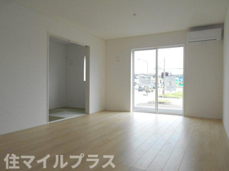 【居間・リビング】 | 白河市東釜子新築一戸建て3棟 | こちらのリビングで趣味の時間をお楽しみください
