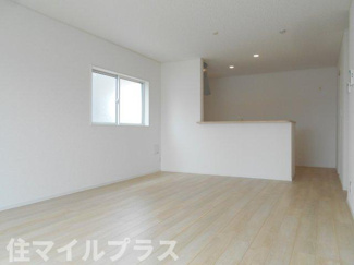 【居間・リビング】 | 白河市東釜子新築一戸建て3棟 | こちらのリビングで趣味の時間をお楽しみください