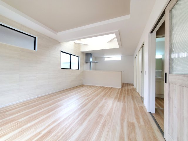 三郷市　幸房　新築戸建　全1棟の居間・リビング|施工例です