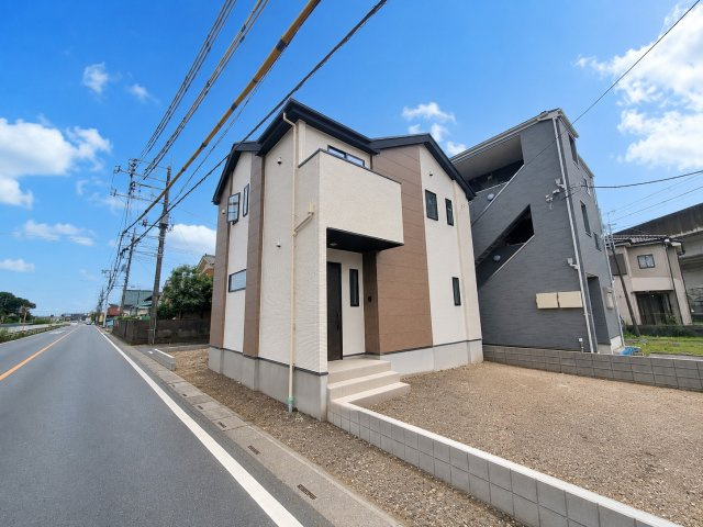 三郷市　幸房　新築戸建　全1棟の前面道路含む現地写真|前面道路含む現地写真です