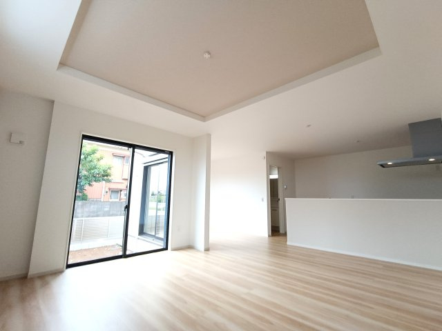 三郷市　幸房　新築戸建　全1棟の居間・リビング|ゆったりとした居間です