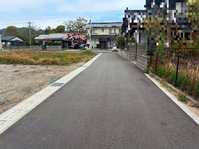 ■□外江町土地□■の前面道路含む現地写真|約4ｍの前道になります。セットバック済。