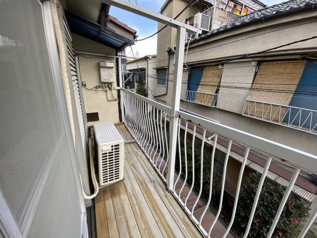 大谷貸家のバルコニー