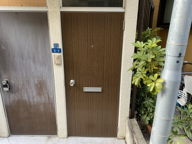 大谷貸家の玄関