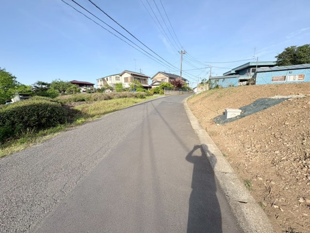 日高市野々宮　建築条件なし売地　JR川越線『高麗川駅』徒歩15分　【高麗川小学区】の前面道路含む現地写真