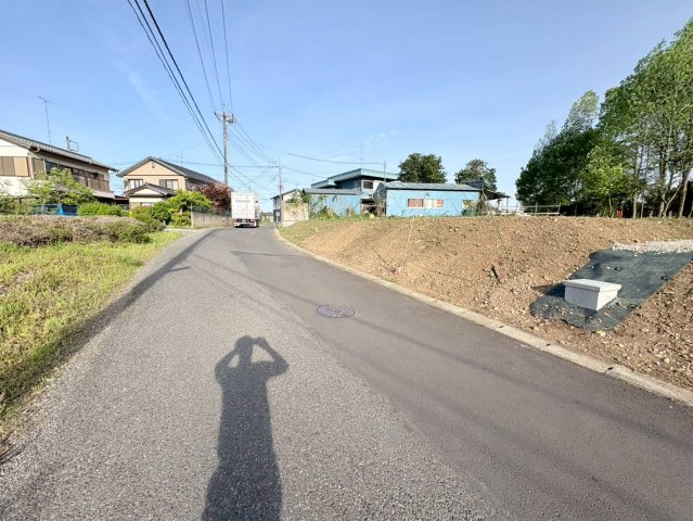 日高市野々宮　建築条件なし売地　JR川越線『高麗川駅』徒歩15分　【高麗川小学区】の前面道路含む現地写真