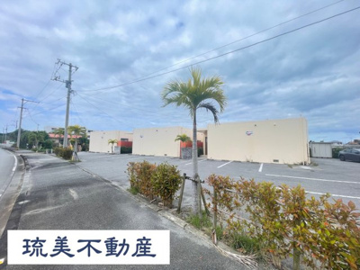 【外観】 | 名護市済井出（テラス付き平屋全4棟）C棟 | C棟 並列駐車2台完備♪