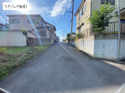 【前面道路含む現地写真】 | 吉見町南吉見　中古住宅  