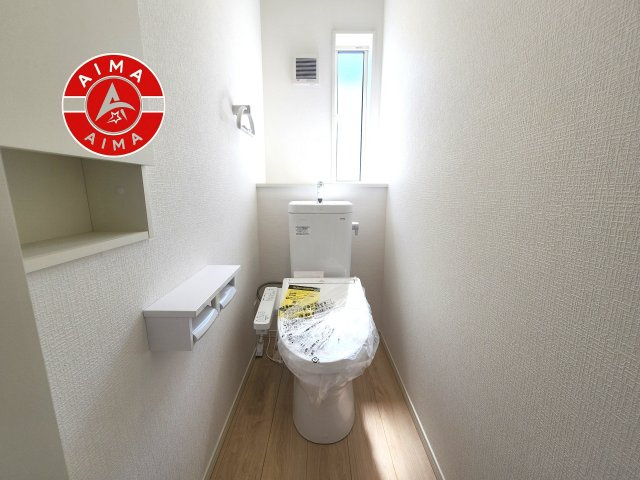 福津市津屋崎3丁目第30-2棟（2号棟）のトイレ|トイレ・ウォシュレット付。快適で衛生的な洗浄機能付温水シャワートイレです。