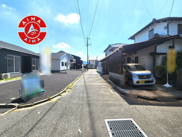 福津市津屋崎3丁目第30-2棟（2号棟）の外観|前面道路含む現地の写真です。