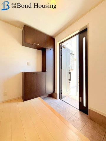 「全居室6帖以上」閑静な住宅地」　松が丘1丁目　築20年の玄関