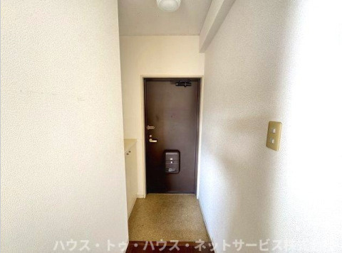 オークハイツの玄関