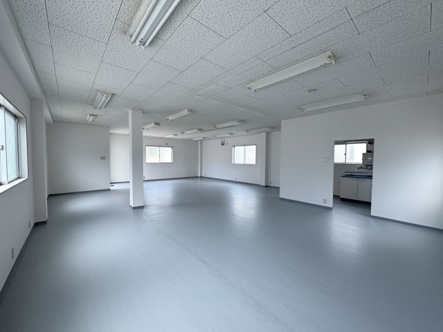 【内装】 | 宮浦５丁目貸事務所＋倉庫 | 壁床リフォーム済み