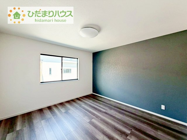 【寝室】 | 常総市本石下第1期　新築戸建　8号棟 | 広めの主寝室は、ベッドの他にもパソコンデスクやドレッサーなども置けちゃいます(*^-^*)