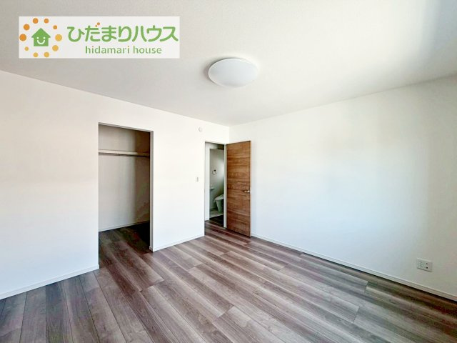 【寝室】 | 常総市本石下第1期　新築戸建　8号棟 | ゆとりのある主寝室！ご家族全員で寝れちゃいます♪