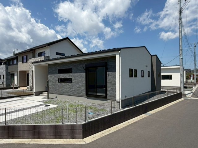 【外観】 | 常総市本石下第1期　新築戸建　8号棟 | 今から見たいも大歓迎！！お気軽にお問い合わせください！