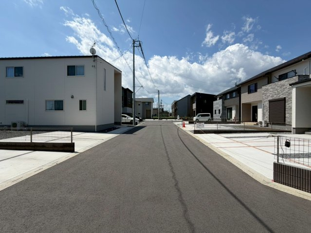 【前面道路含む現地写真】 | 常総市本石下第1期　新築戸建　8号棟 | 人気の平屋一戸建て！(^^)/