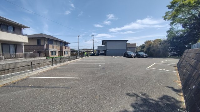 コーポ斉藤の駐車場|車をお持ちの方に嬉しい駐車場付きの物件です