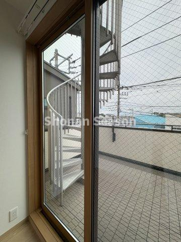 【現地画像あり】茅ヶ崎市中海岸3丁目　中古戸建　54.08平米のバルコニー|バルコニー＋ルーフバルコニー◎おうち時間がさらに充実しそうですね♪