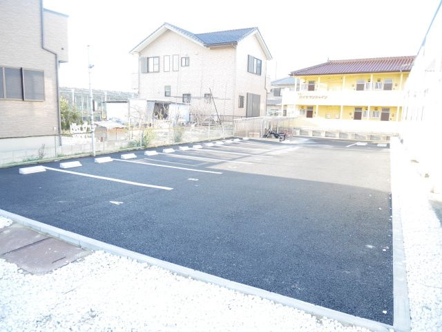 GLANZの駐車場