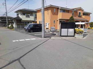 【駐車場】 | ラ・フランセ５ | 駐車場があるので、車を買う予定の方も安心です